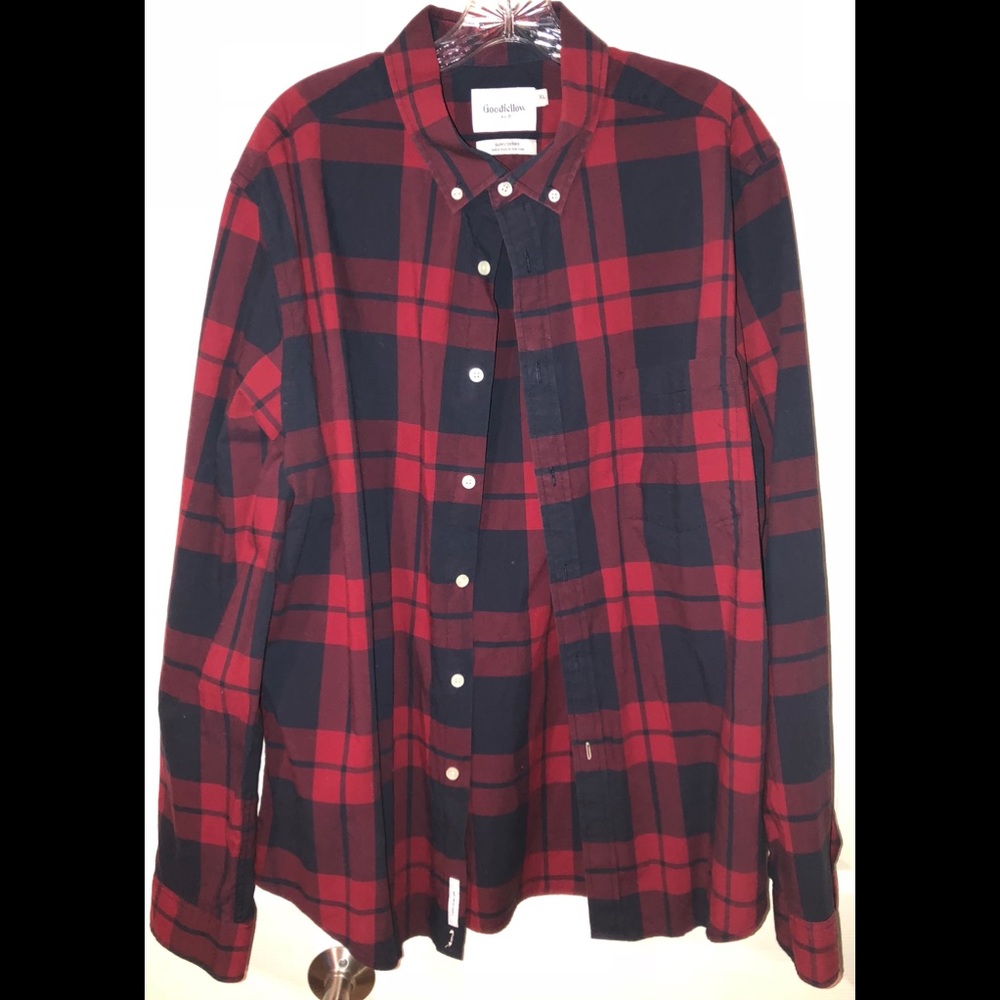 Slim fit plaid dress shirt